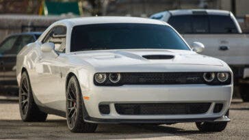 Dodge Challenger SRT Hellcat 2016 asta
