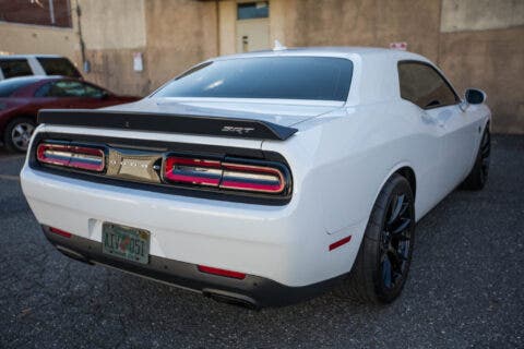 Dodge Challenger SRT Hellcat 2016 asta