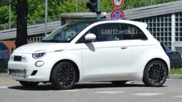 Fiat 500 Elettrica berlina foto spia