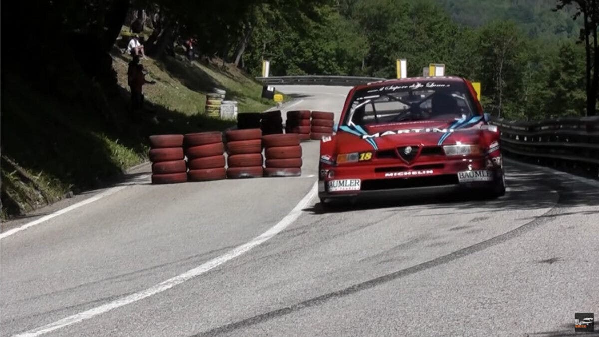 Alfa Romeo 155 GTA da 550 CV sfida una 155 DTM da 12.000 g
