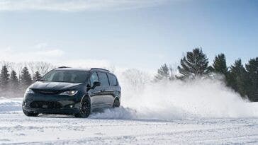 Chrysler Pacifica AWD Launch Edition