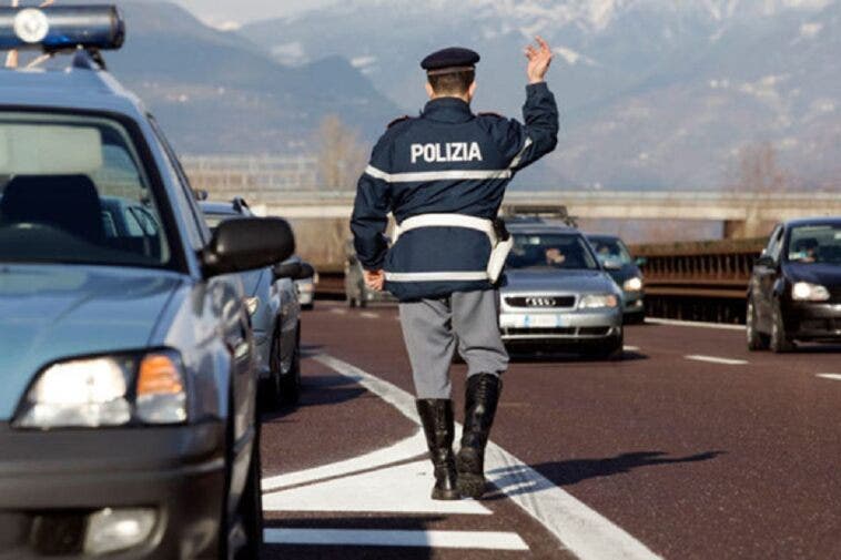 Controllo polizia comando Siri iPhone