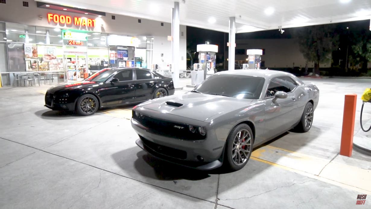 Dodge Challenger SRT 392 vs Audi S4 modificata drag race