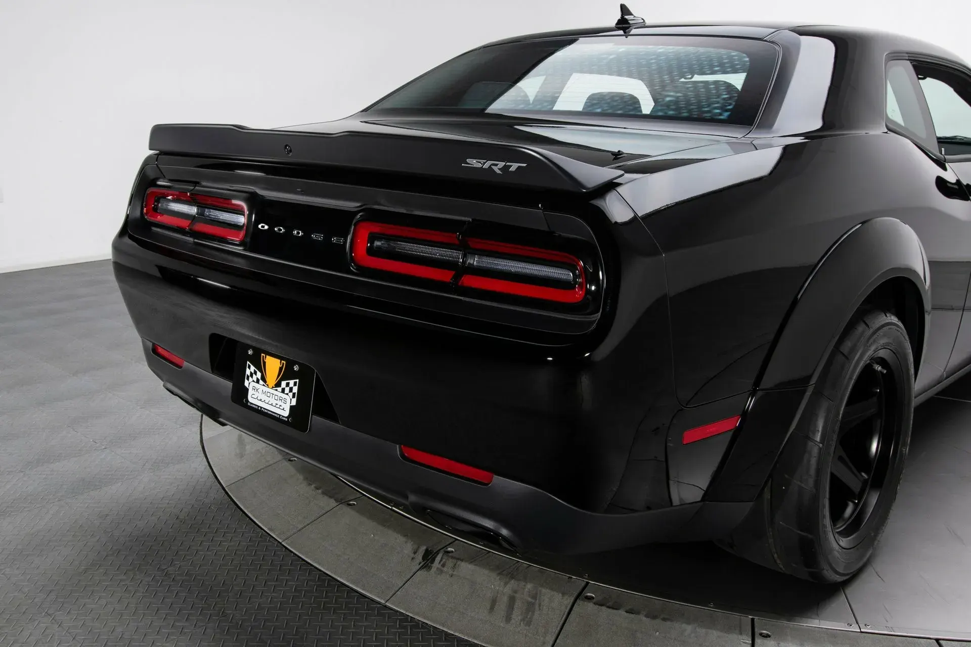 Додж челленджер 2018. Dodge Challenger 2018. Dodge Challenger srt 2018. Dodge Challenger СРТ. Додж Челленджер демон 2021.