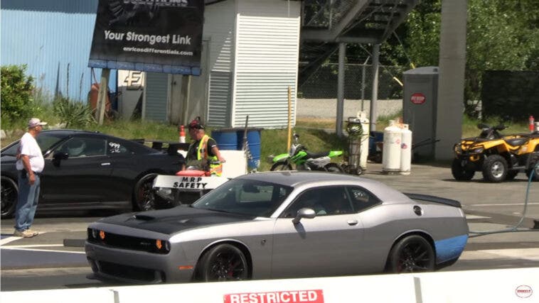 Dodge Challenger SRT Hellcat Wheels drag race