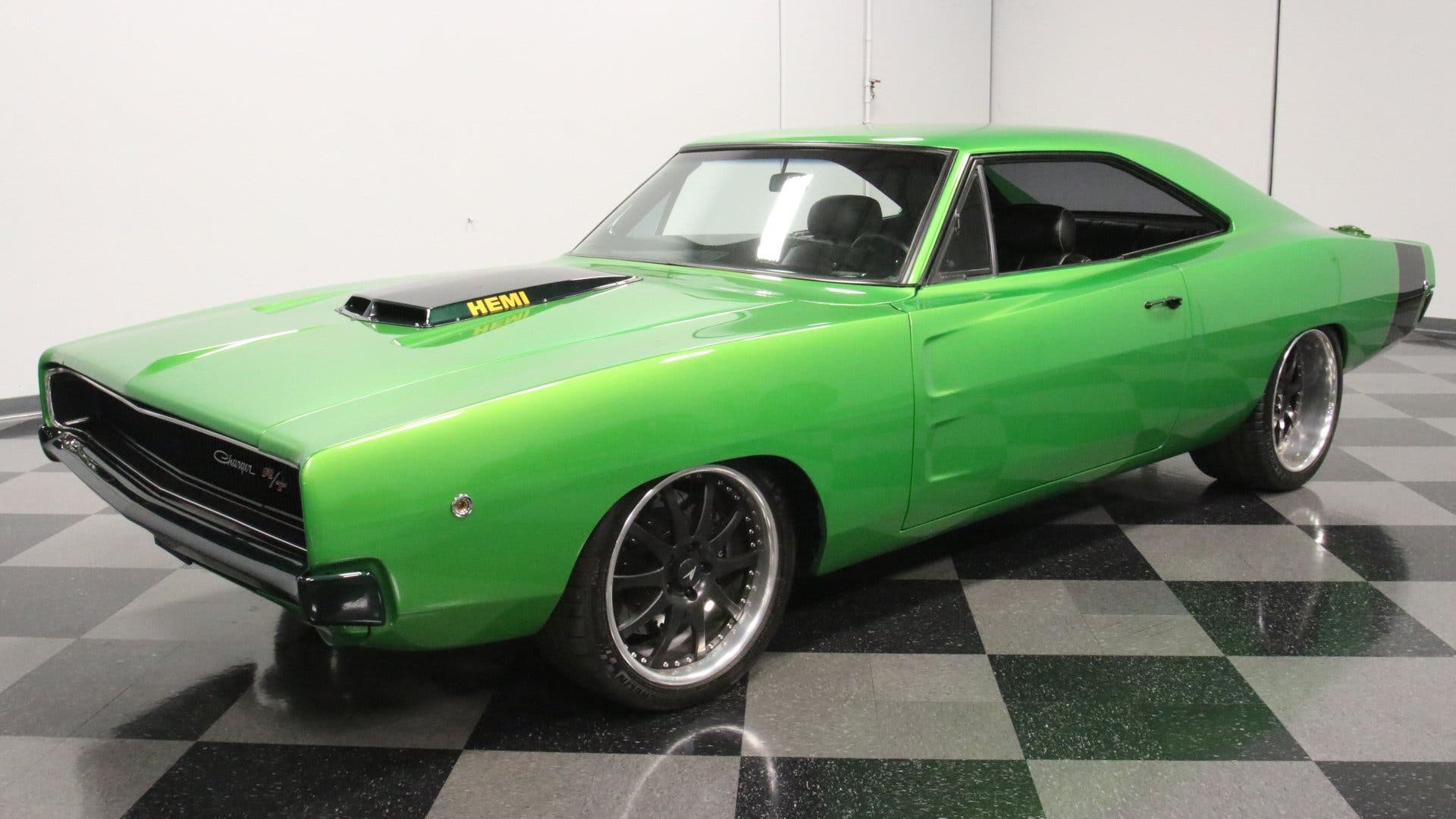 Dodge Charger  R T  ecco un restomod del 1970 con 572 Hemi 