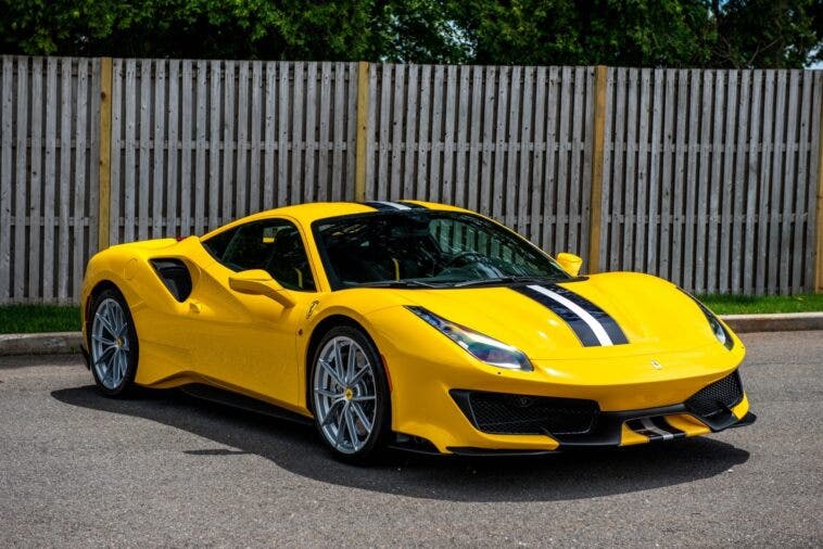 Ferrari 488 Pista Giallo Modena asta