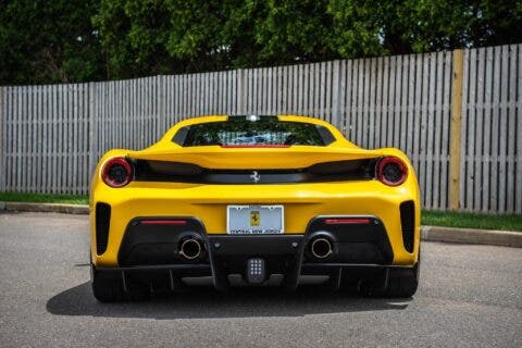 Ferrari 488 Pista Giallo Modena asta