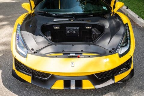 Ferrari 488 Pista Giallo Modena asta