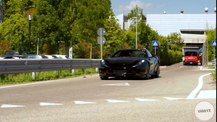 Ferrari 812 Superfast versione potente foto spia Maranello