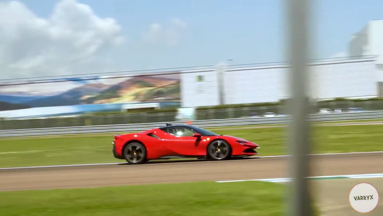 Ferrari SF90 Stradale Fiat 500L video