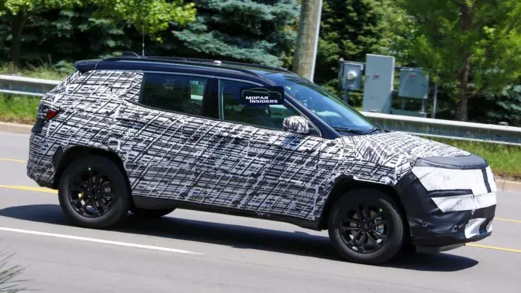 Jeep Compass 2022 prototipo camuffato