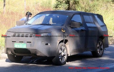 Jeep Grand Compass foto spia