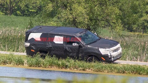 Jeep Wagoneer foto spia