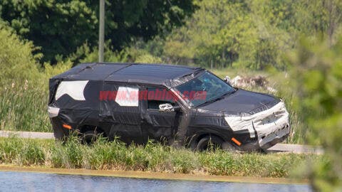 Jeep Wagoneer foto spia