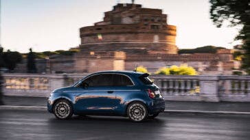 Nuova Fiat 500 Elettrica berlina La Prima
