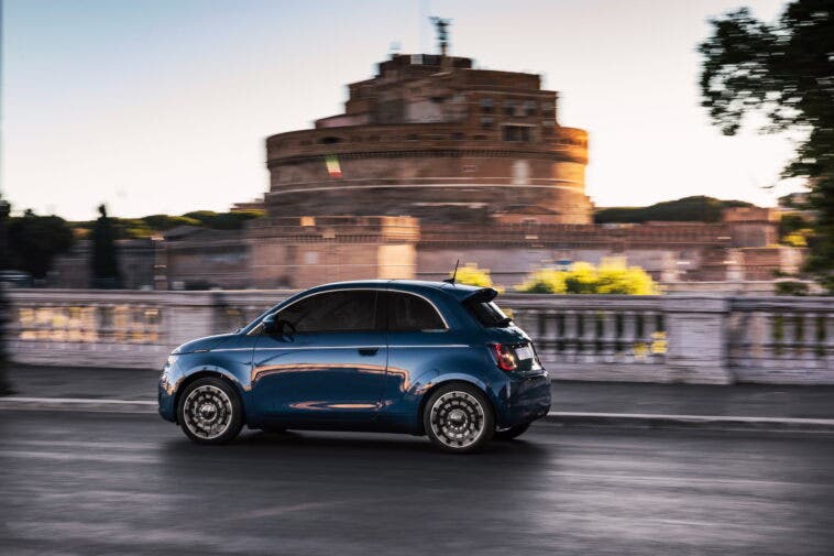 Nuova Fiat 500 Elettrica berlina La Prima