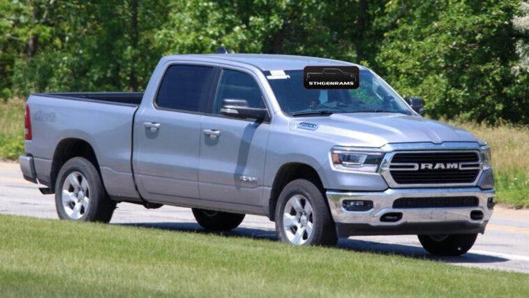 Ram 1500 Lone Star 2021 foto spia