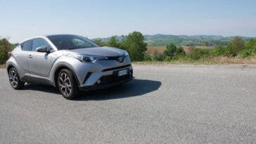 Toyota C-HR ibrida metano