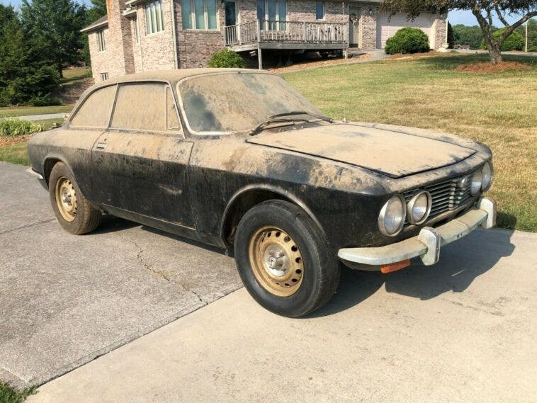 Alfa Romeo 2000 GTV barn find