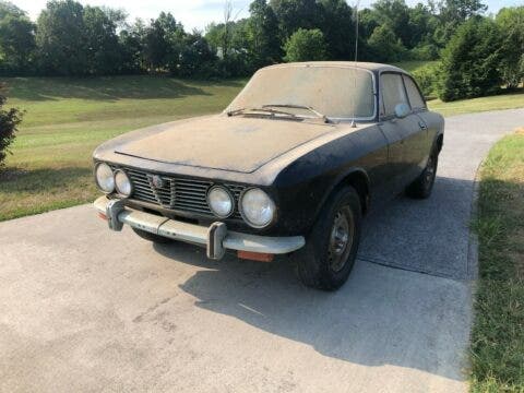 Alfa Romeo 2000 GTV barn find