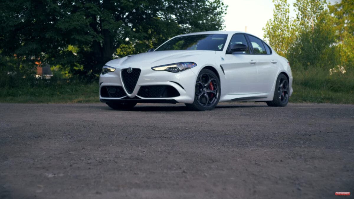 Alfa Romeo Giulia Quadrifoglio 2020 e 2000 GTV Throttle House