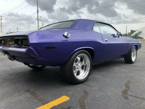 Dodge Challenger 1973 restomod