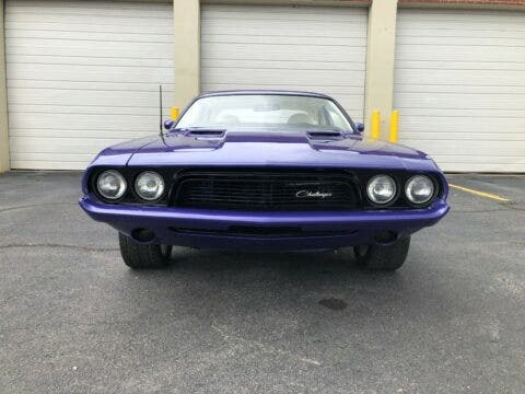 Dodge Challenger 1973 restomod