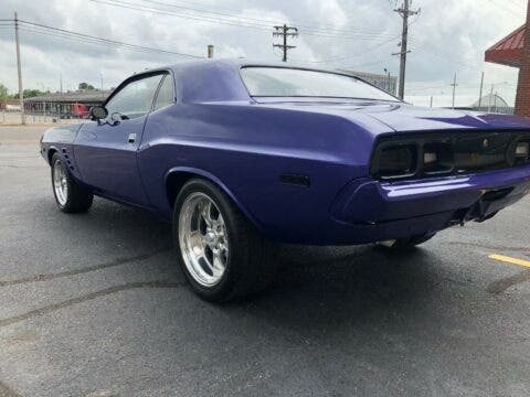 Dodge Challenger 1973 restomod