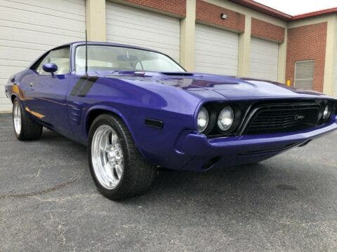 Dodge Challenger 1973 restomod