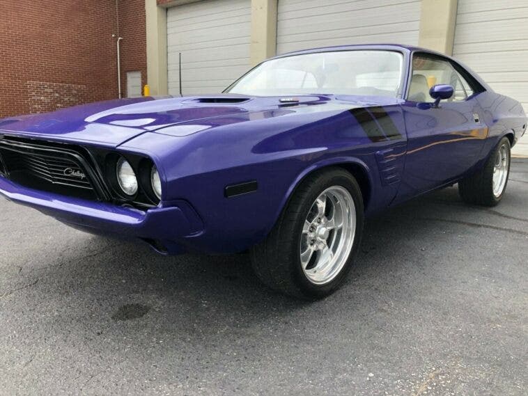 Dodge Challenger 1973 restomod