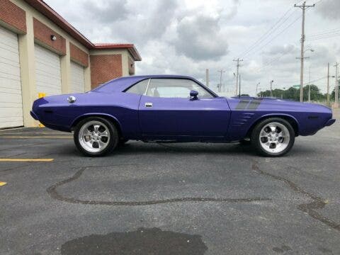 Dodge Challenger 1973 restomod