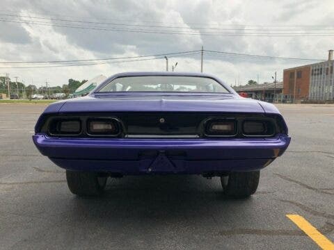 Dodge Challenger 1973 restomod