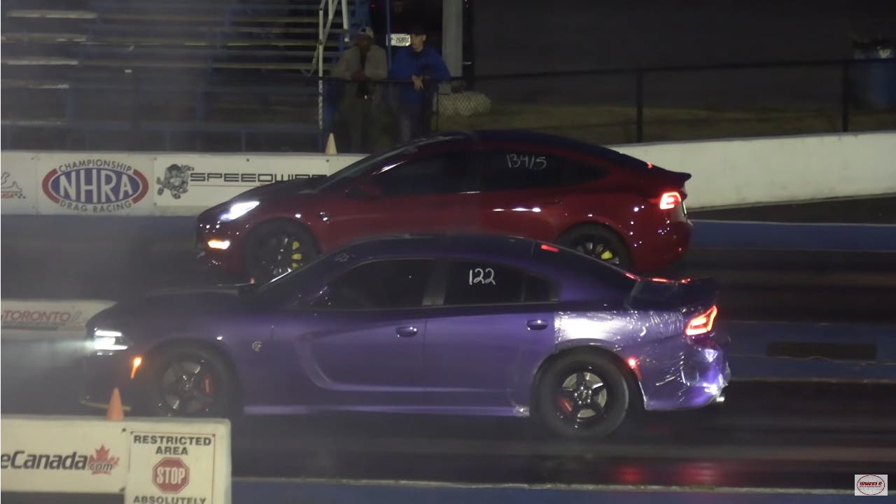 Dodge Charger SRT Hellcat drag race Wheels