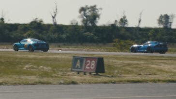 Dodge Viper TA vs Audi R8 drag race