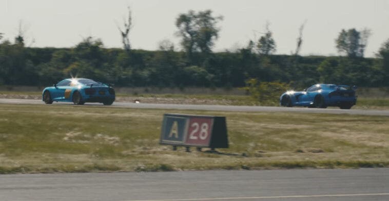 Dodge Viper TA vs Audi R8 drag race