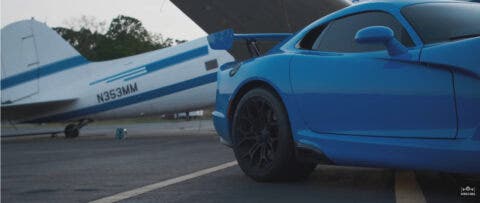 Dodge Viper TA vs Audi R8 drag race