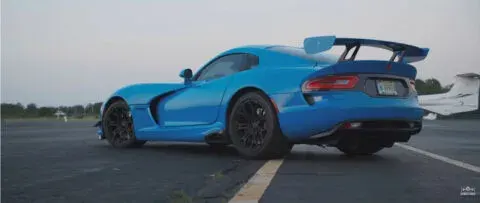 Dodge Viper TA vs Audi R8 drag race