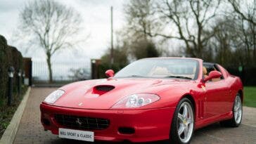 Ferrari 575 Superamerica guida a destra