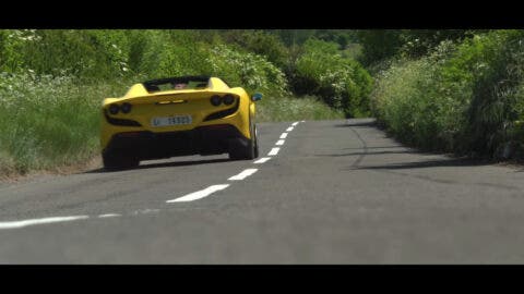 Ferrari F8 Spider Autocar