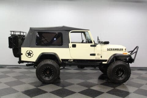 Jeep CJ-8 Scrambler 1982