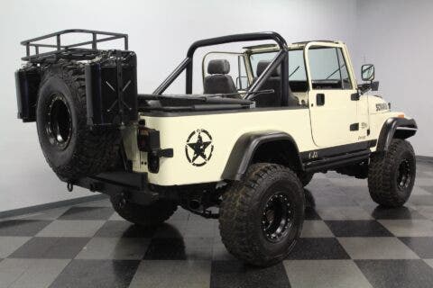 Jeep CJ-8 Scrambler 1982