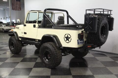 Jeep CJ-8 Scrambler 1982