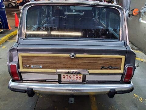 Jeep Grand Wagoneer 1988 asta