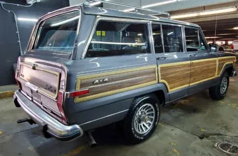 Jeep Grand Wagoneer 1988 asta