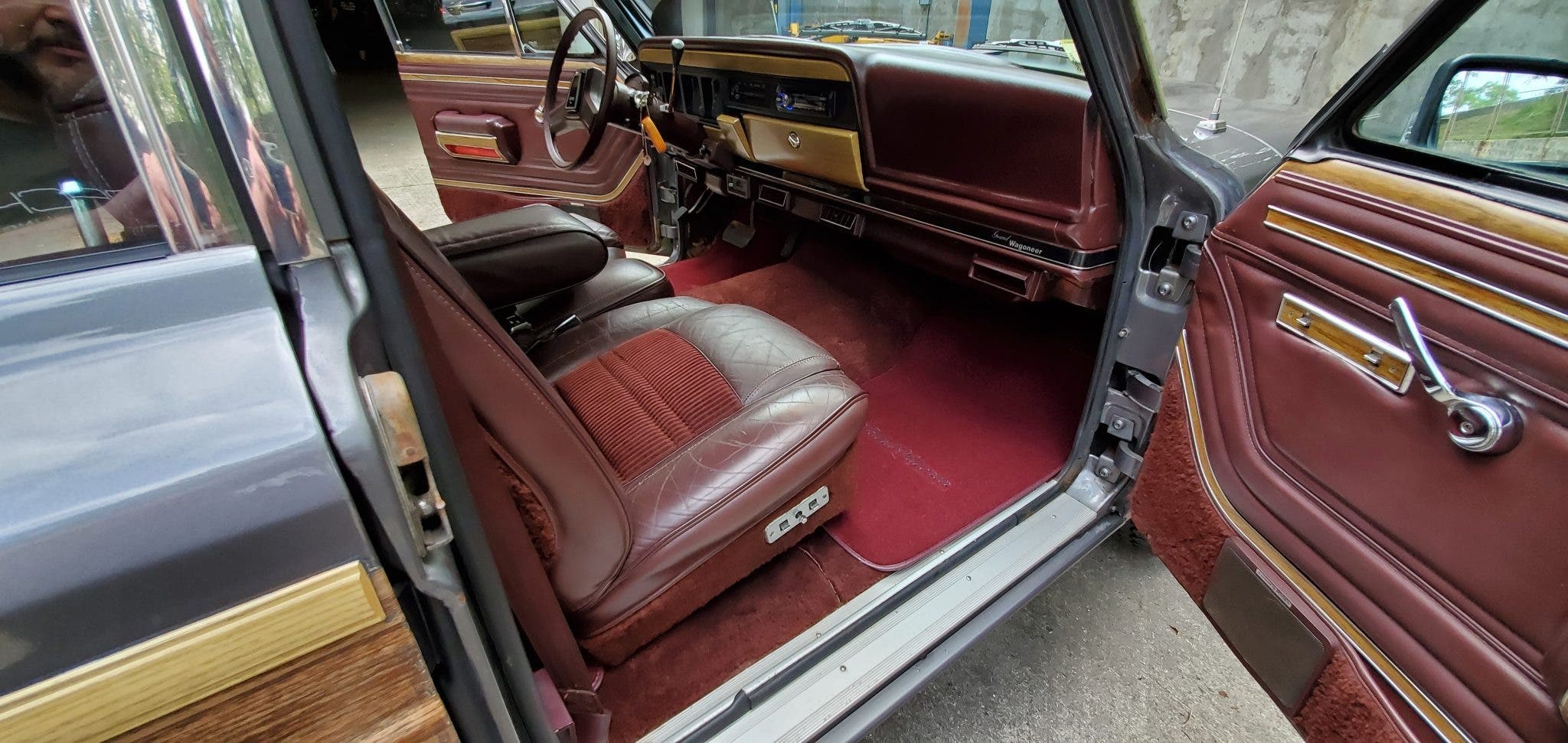 Jeep Grand Wagoneer 1988 asta