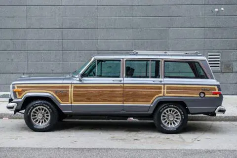 Jeep Grand Wagoneer 1988 asta