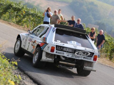 Lancia Delta S4 Rally livrea Martini asta