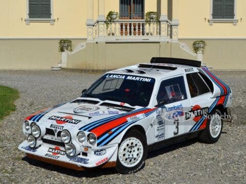 Lancia Delta S4 Rally livrea Martini asta