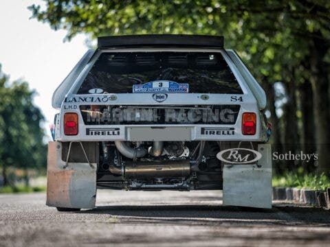 Lancia Delta S4 Rally livrea Martini asta